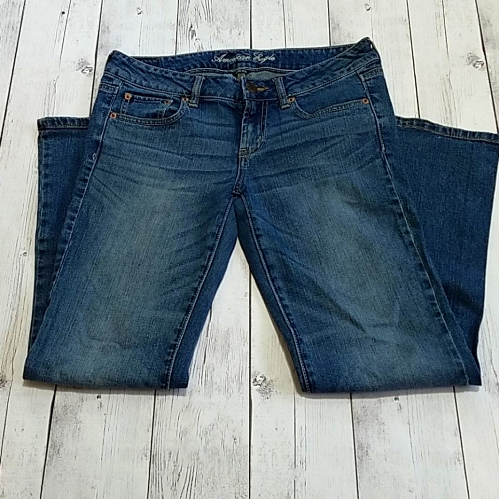American Eagle 8 short Favorite Boyfriend Jeans